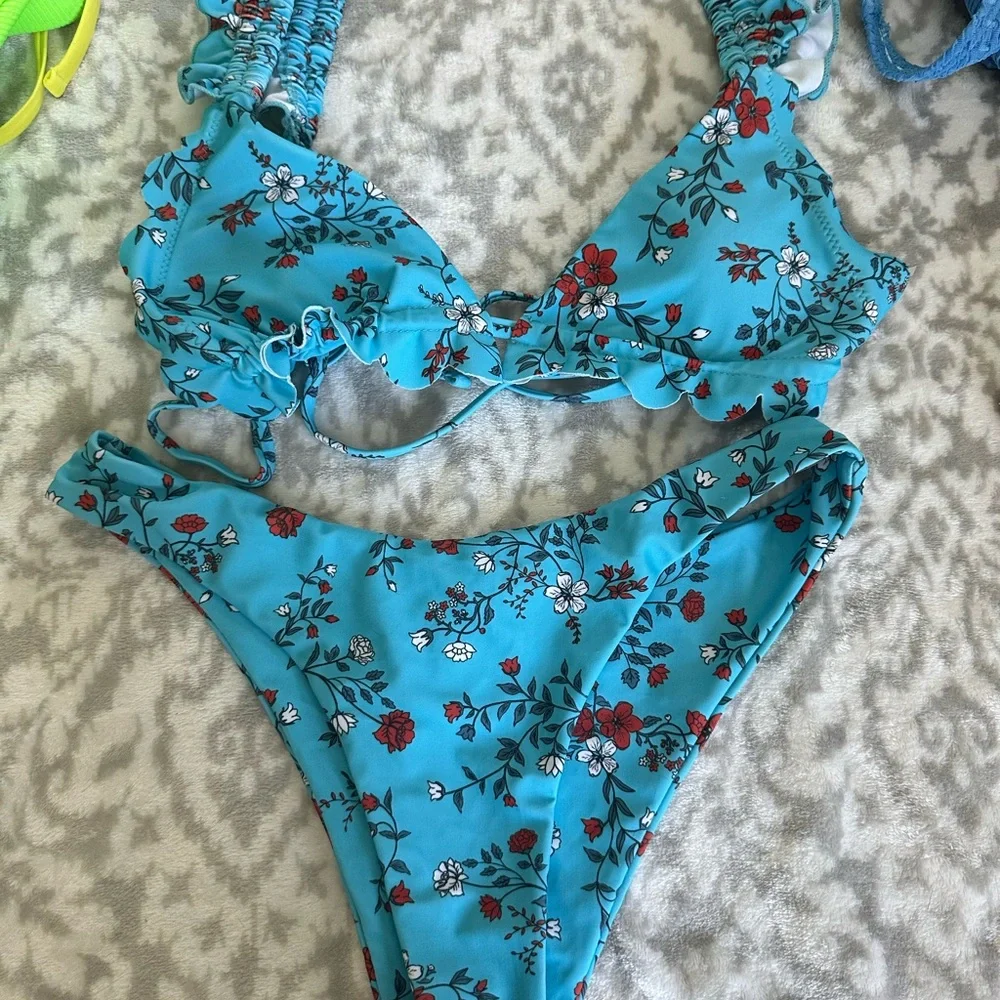 Women’s Bikini Bundle, Set of 3 Bikinis All S!! - Picture 3 of 5